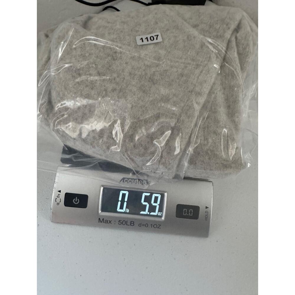 27 Miles Sweater Womens Medium Gray V Neck Fuzzy Knit Pullover Cozy Casual - Picture 12 of 12